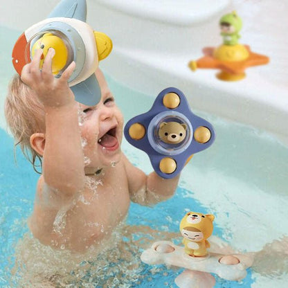 JOUET DE BAIN POUR BEBE un bébé qui s'amuse avec ses nouveaux